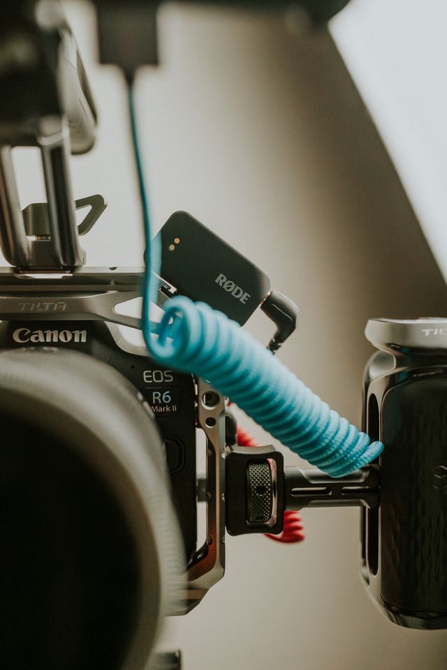 Professionele camera-opstelling voor videoproductie